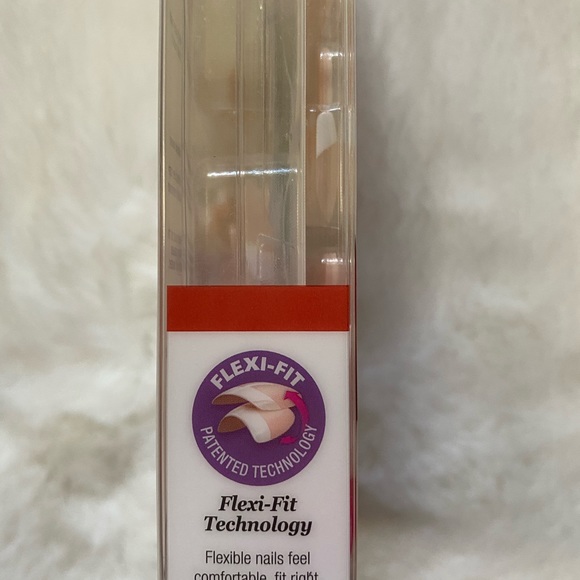 New Kiss nail kit with glue and 28 nails size Real short - Picture 5 of 5